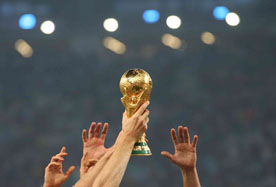 Кубок Чемпионата Мира по футболу (FIFA World Cup)-2018 прибывает в Россию